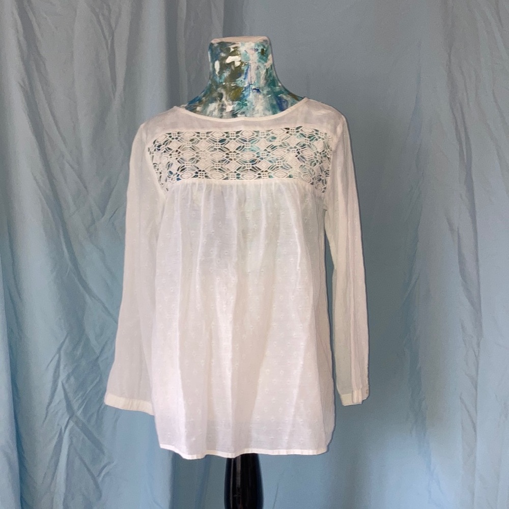 3/4 length sleeve, white top